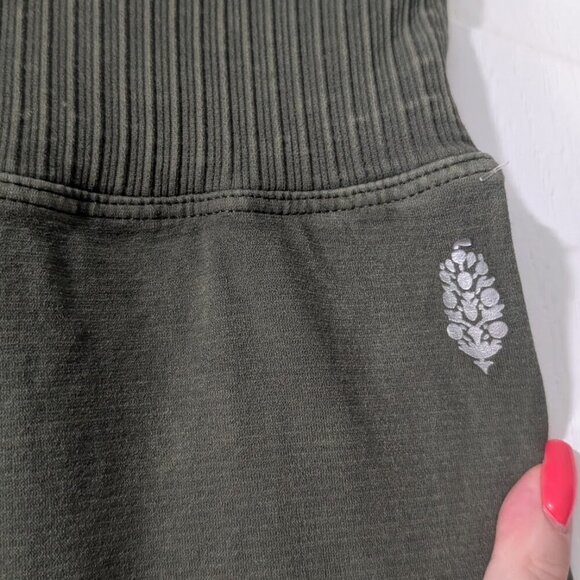NEW FP Movement | High-Rise 7/8 Length Good Karma Leggings in Secret Moss (XS/S) - Picture 4 of 11